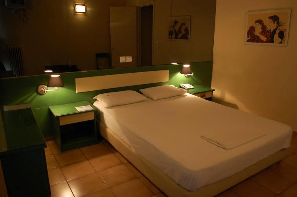 Hotel Platon Atenas Exterior foto