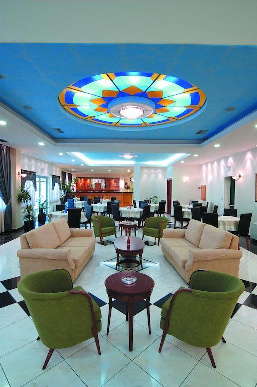 Hotel Platon Atenas Exterior foto